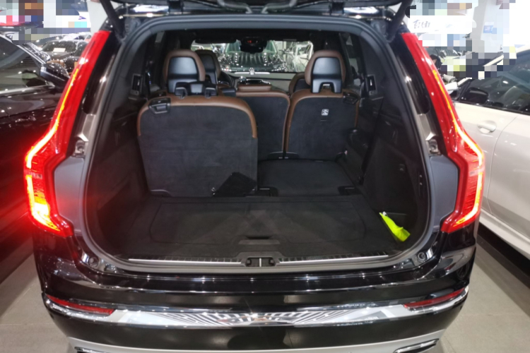 沃尔沃XC90新能源 2021款 E驱混动 T8 智尊豪华版 7座机舱底盘23