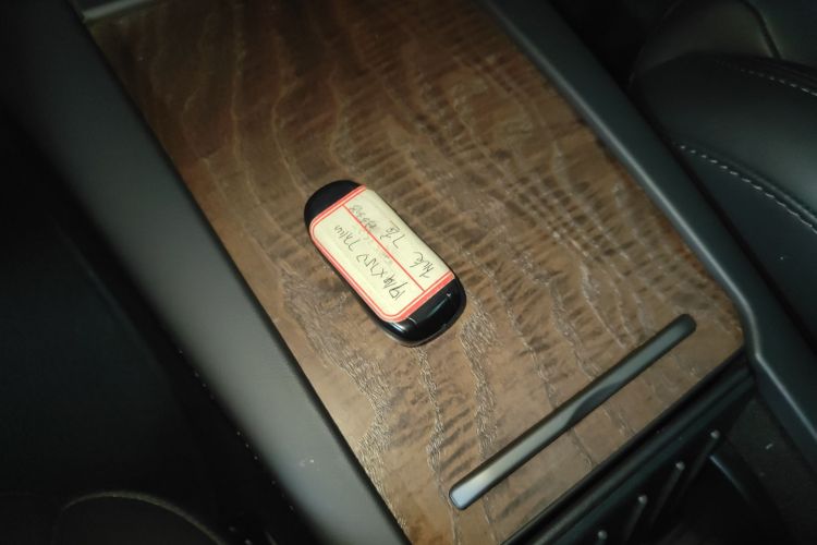 特斯拉 2016款 Model X 75D中控内饰7001