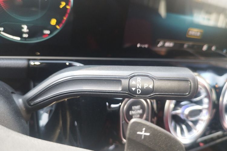 奔驰B级 2020款 B 180中控内饰18