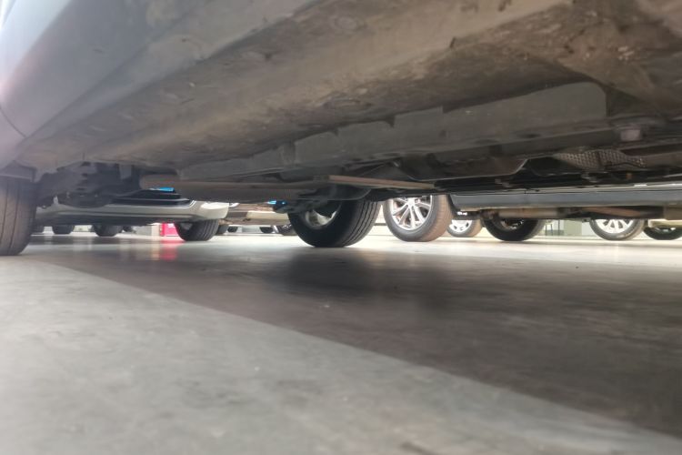 丰田 卡罗拉锐放 2023款 2.0L 精英版局部细节9001