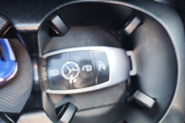 奔驰C级 2019款 改款 C 260 L 运动版中控内饰7001