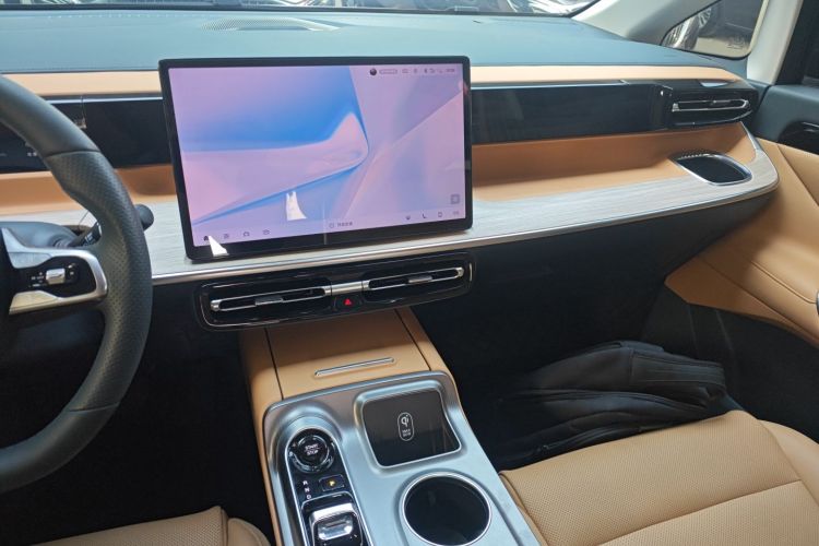 广汽传祺 传祺E8 2024款 荣耀系列 2.0L 荣耀版中控内饰16