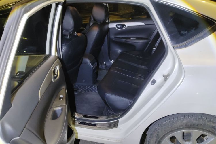 日产 轩逸 2022款 经典 1.6XE CVT舒适版中控内饰21