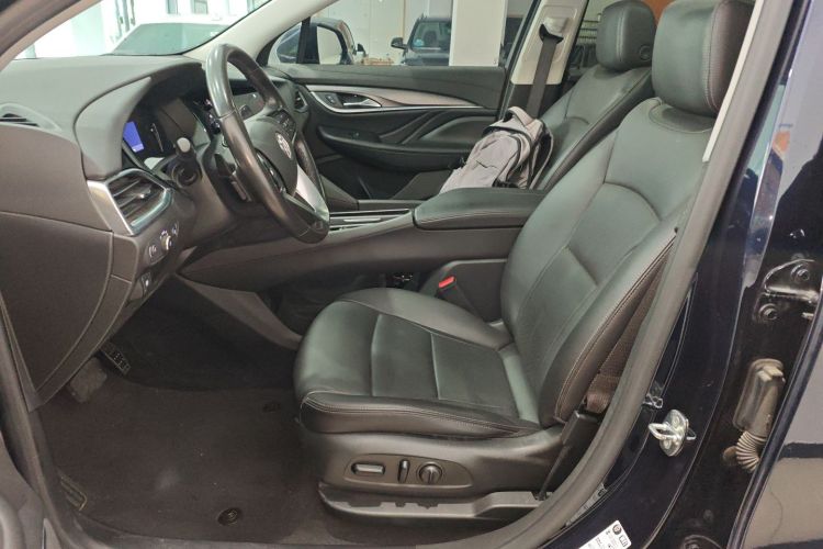 别克 昂科旗 2022款 652T 两驱尊贵型 7座中控内饰19