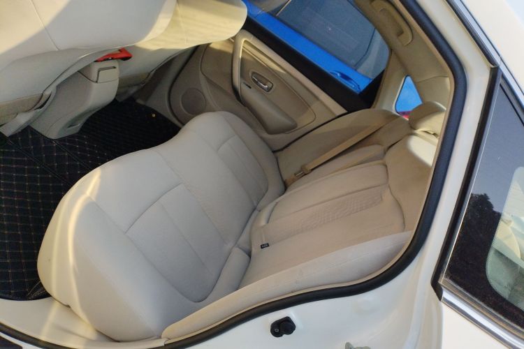 东风风神A60 2016款 1.5L 手动豪华型中控内饰7004