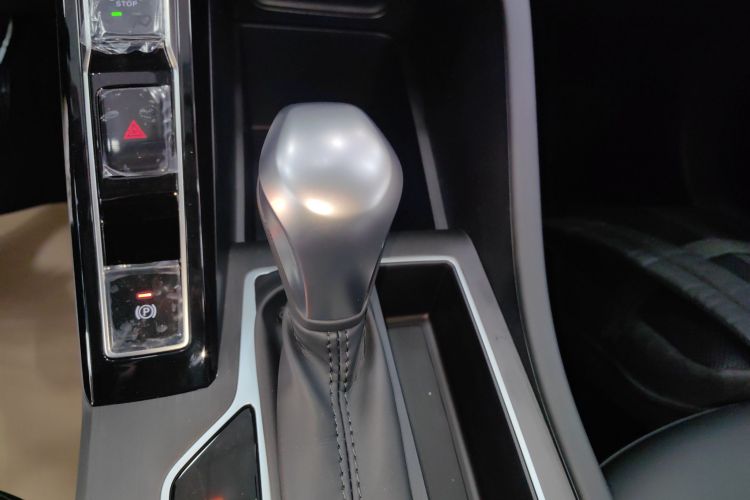 荣威i5 2026款 1.5L CVT豪华版中控内饰18