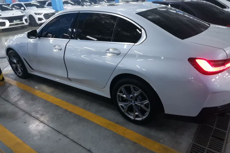 宝马i3 2023款 eDrive 40 L 曜夜套装车身外观6003