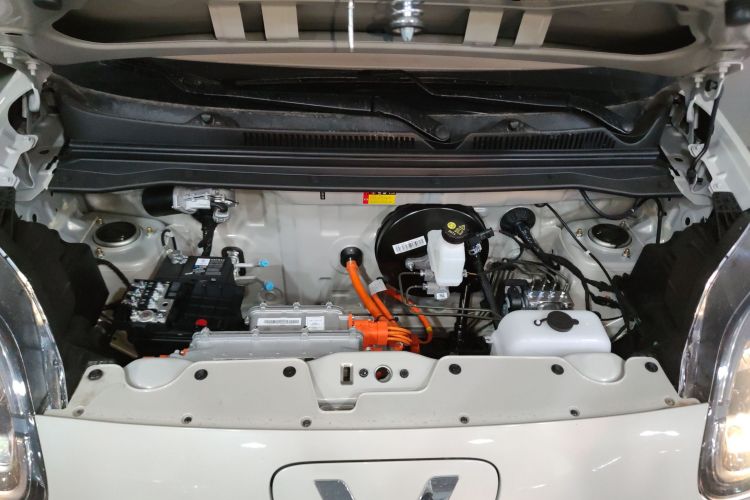 五菱汽车 宏光MINIEV 2025款 四门版 进阶款机舱底盘24