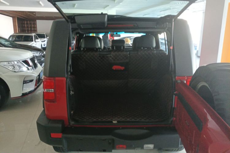 北京BJ40 2016款 40L 2.3T 自动四驱尊享版局部细节23