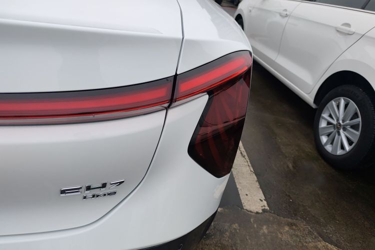 红旗EH7 2024款 690 Pro车身外观9