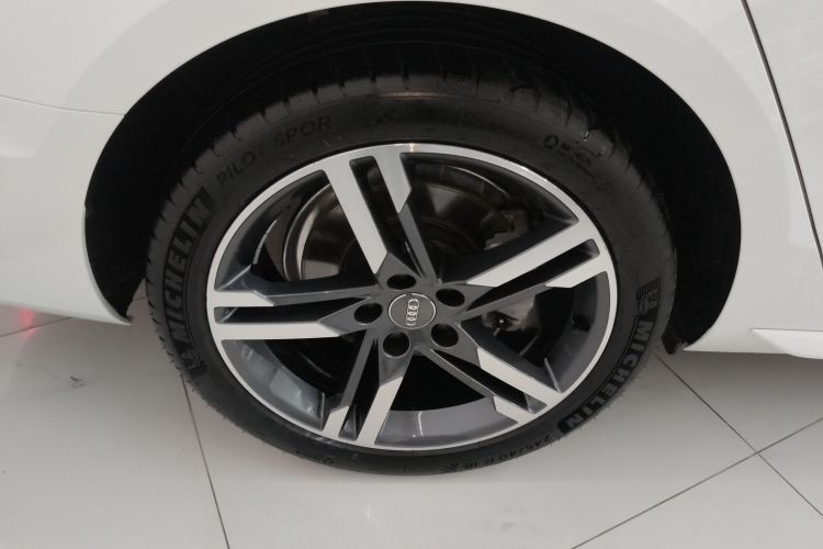 奥迪A4L 2020款 40 TFSI 豪华动感型车身外观6008