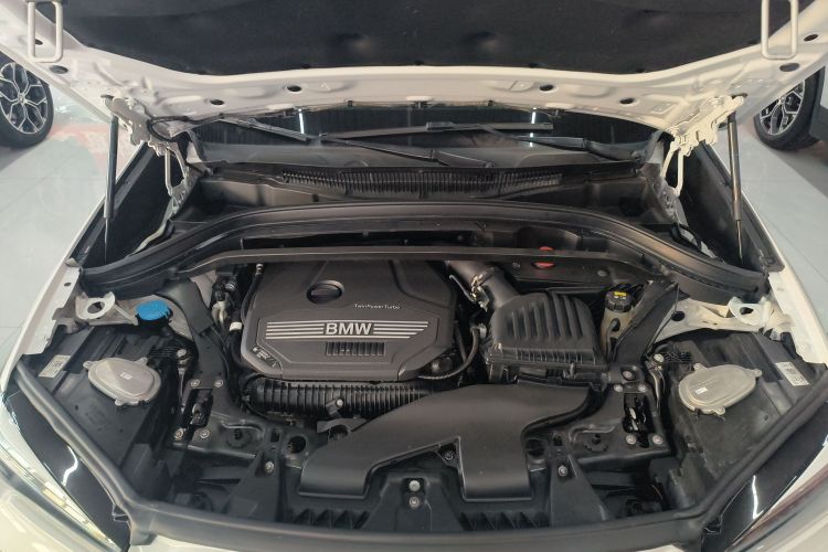 宝马X1 2020款 xDrive25Li 尊享型机舱底盘24