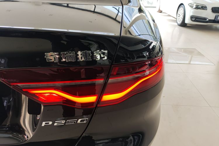 捷豹XEL 2024款 2.0T 250PS R-DYNAMIC S进取运动版车身外观6006