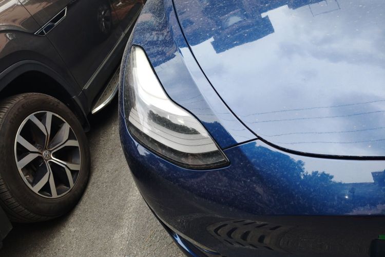 特斯拉 Model Y 2021款 标准续航后驱版车身外观8