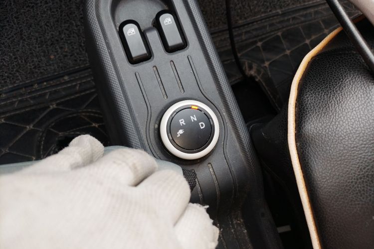 五菱汽车 宏光MINIEV 2021款 马卡龙臻享款 磷酸铁锂中控内饰18