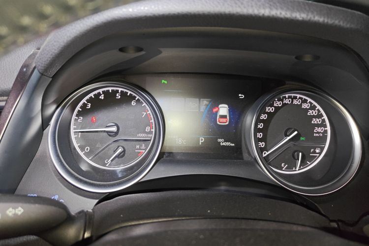 丰田 凯美瑞 2018款 2.0G 豪华版中控内饰14