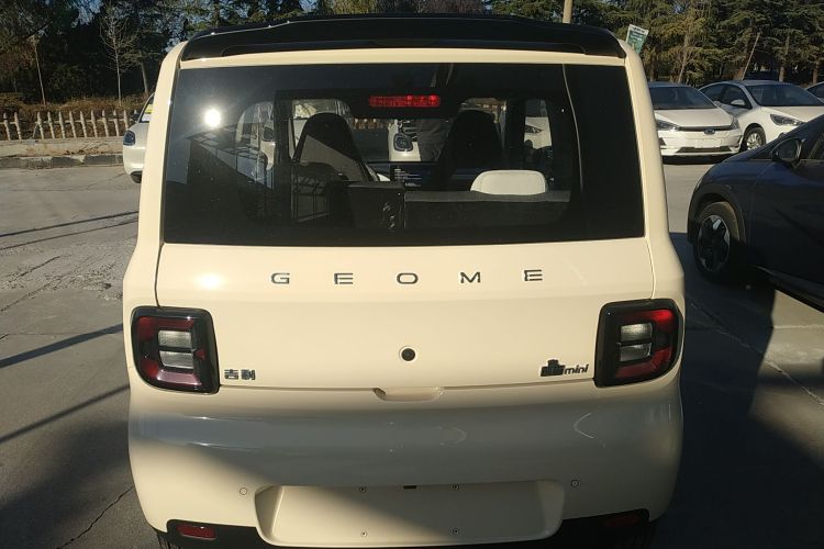 吉利银河 熊猫 2025款 210km 元气熊车身外观6