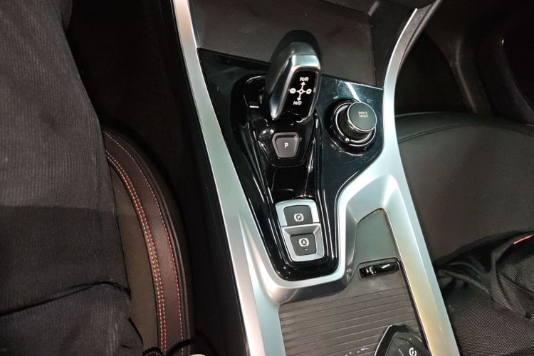 领克01 2017款 2.0T 四驱劲Pro版局部细节18