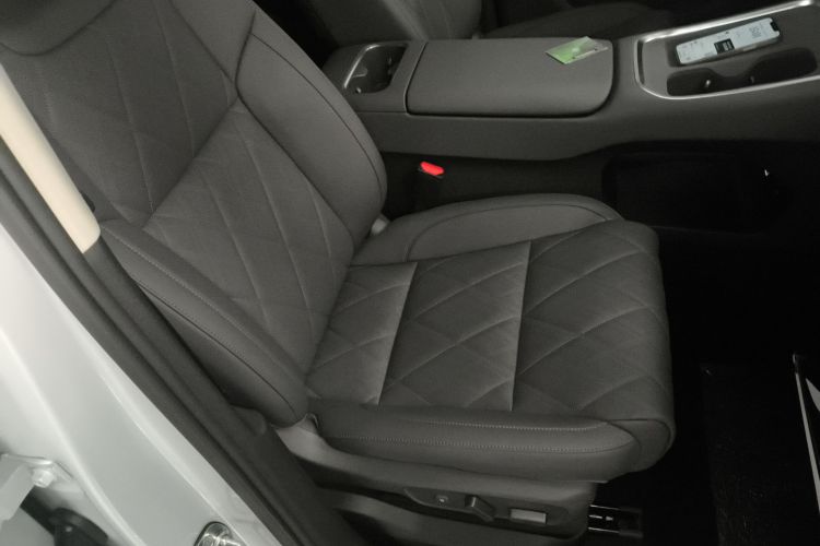 零跑汽车 零跑C16 2026款 增程 280激光雷达智尊版 5座局部细节41