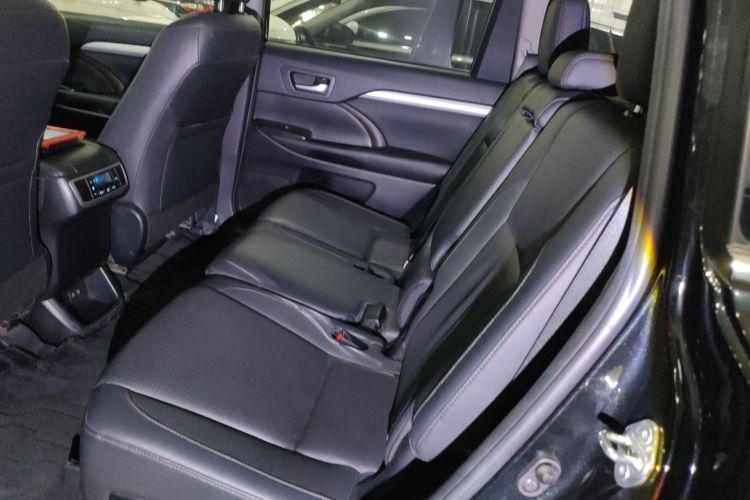 丰田 汉兰达 2021款 2.0T 四驱豪华版 7座中控内饰7004