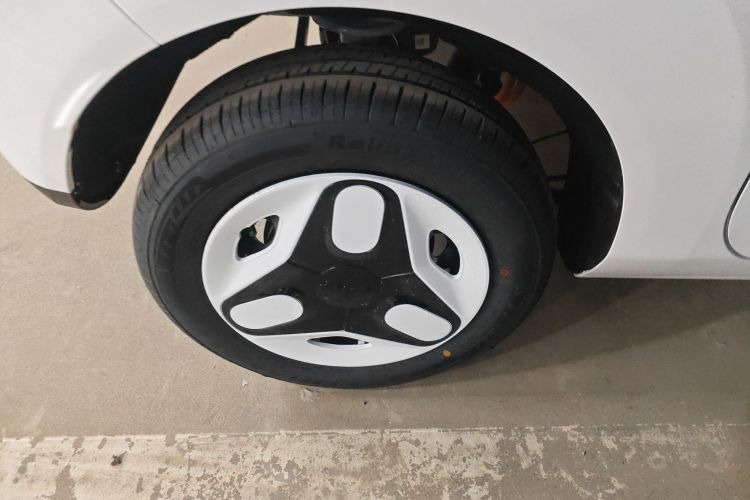 吉利银河 熊猫 2025款 210km 元气熊车身外观6008