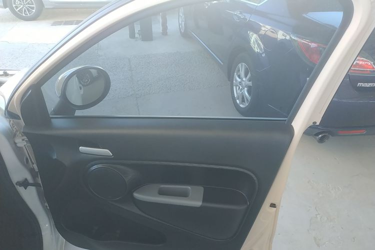 欧拉黑猫 2022款 301km 基础型 三元锂中控内饰42