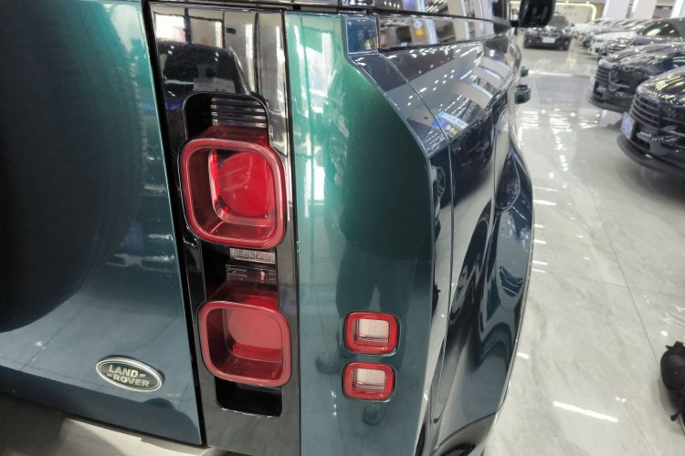 路虎卫士 2022款 110 P400 X-DYNAMIC HSE车身外观6006