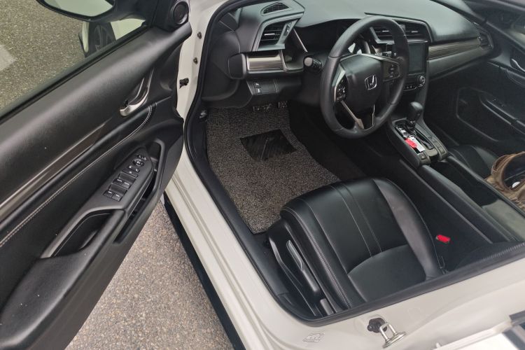 本田 思域 2021款 HATCHBACK 220TURBO CVT潮酷控中控内饰7003