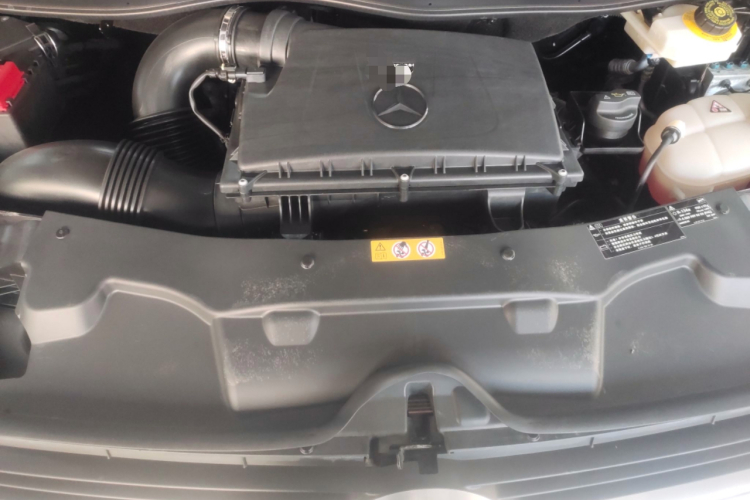 奔驰V级 2017款 V 260 尊贵版机舱底盘24