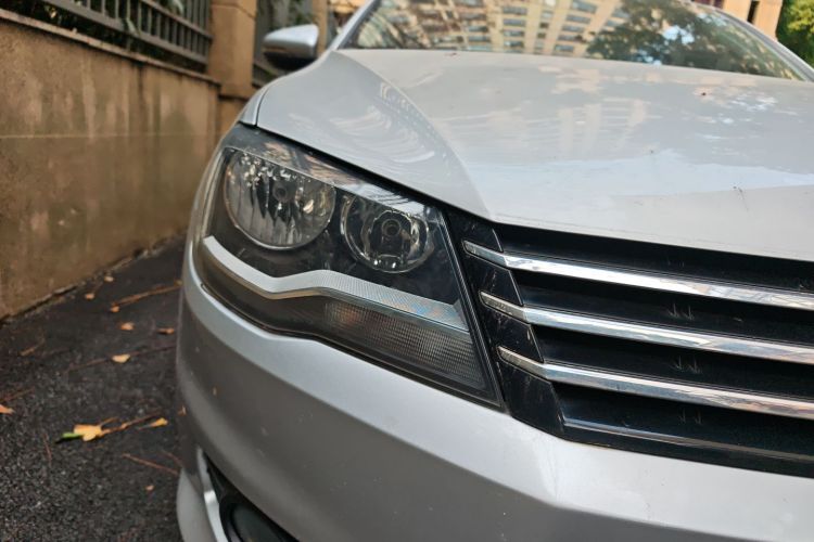 大众 宝来 2014款 1.6L 自动舒适型车身外观8