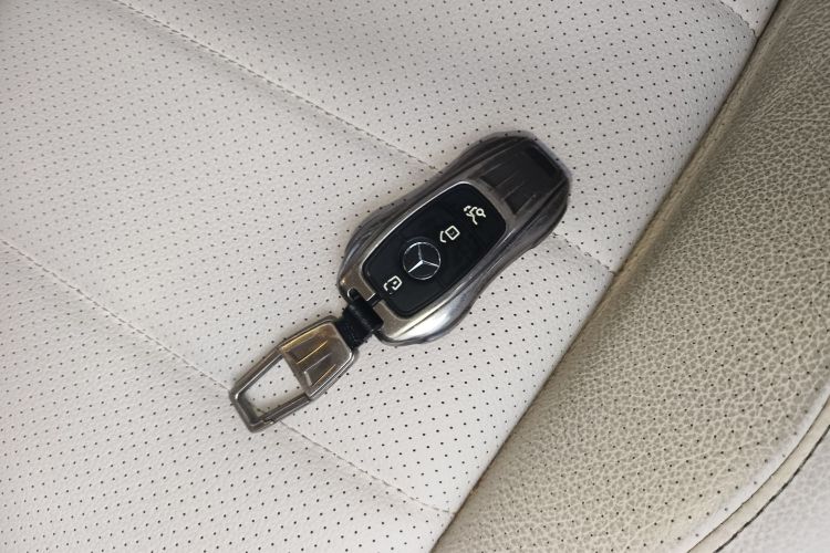 奔驰GLE 2020款 改款 GLE 350 4MATIC 时尚型中控内饰7001