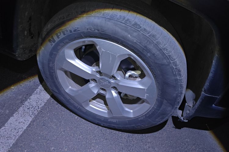 Jeep 指南者 2020款 220T 自动领先版车身外观10