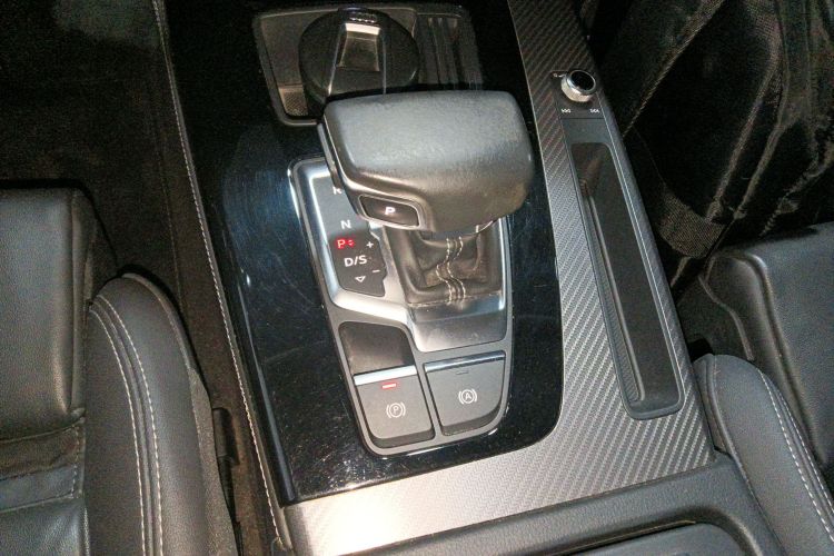 奥迪Q5L 2021款 40 TFSI 豪华动感型局部细节18