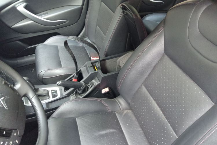 雪铁龙C5 2014款 1.6T 自动尊享型局部细节19