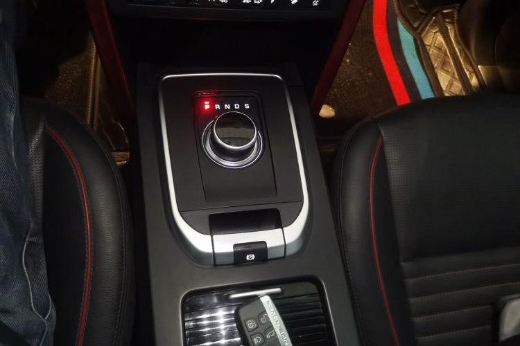 路虎 发现神行 2019款 240PS SE Dynamic版 国VI局部细节18