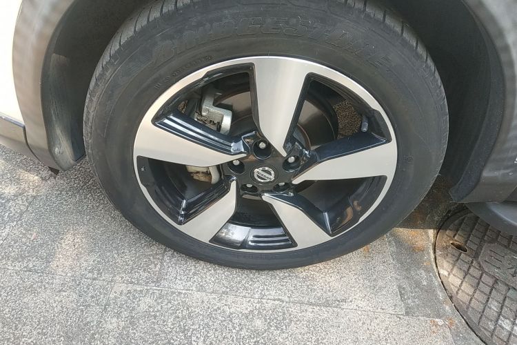 日产 逍客 2017款 2.0L CVT智享版 国VI车身外观6007