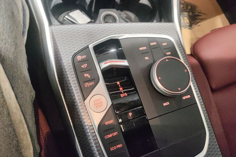 宝马3系 2025款 330i M运动曜夜套装局部细节18