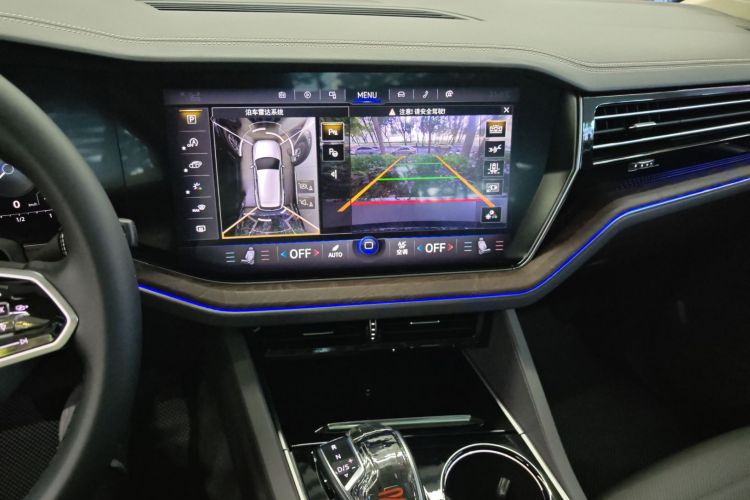 大众 途锐  3.0TSI 锐享版 经典运动套装中控内饰16