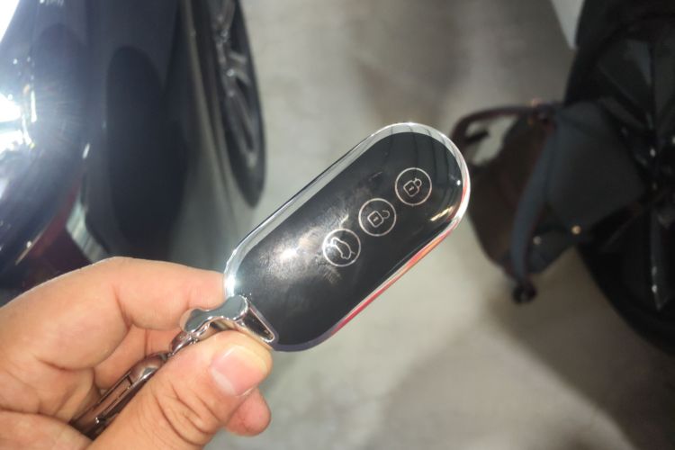 鸿蒙智行 问界M7 2024款 1.5T 智驾后驱Ultra版 6座中控内饰7001