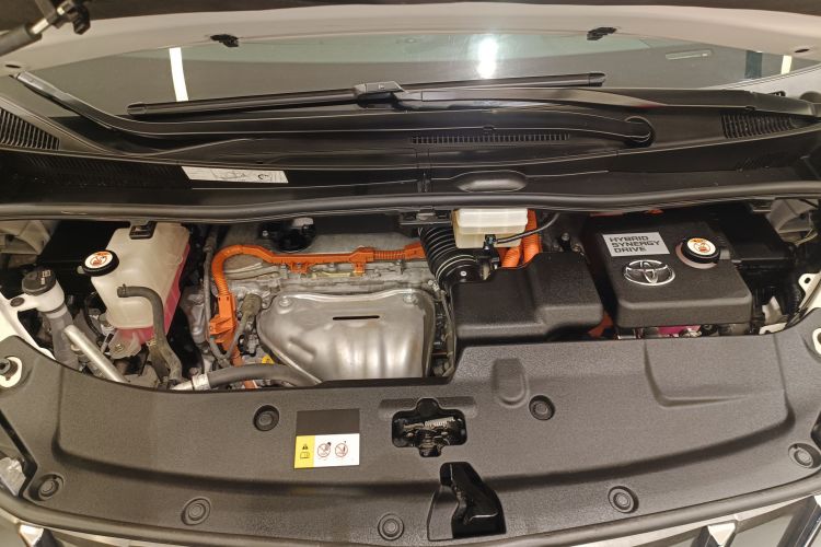 丰田 埃尔法 2021款 双擎 2.5L 尊贵版机舱底盘24