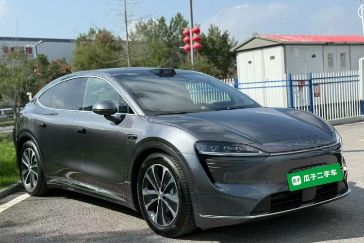 鸿蒙智行 智界R7 2025款 增程 251km Max车身外观3