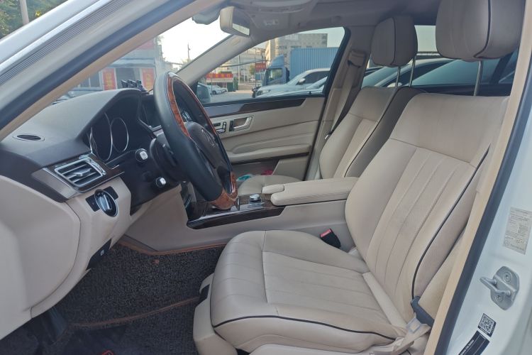 奔驰E级 2015款 E 260 L中控内饰19