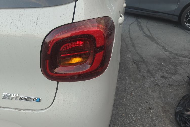 五菱汽车 宏光MINIEV 2025款 四门版 进阶款车身外观6006