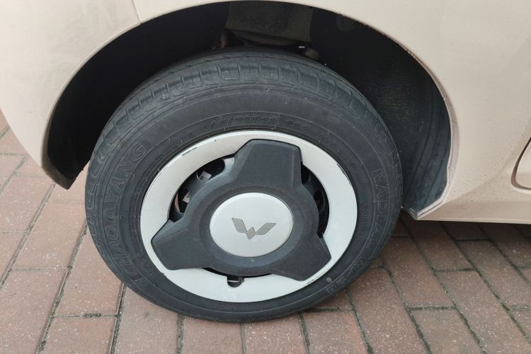 五菱汽车 宏光MINIEV 2022款 马卡龙臻享款 磷酸铁锂车身外观6008