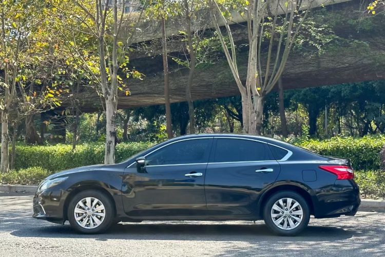 日产 天籁 2016款 2.0L XL舒适版车身外观4