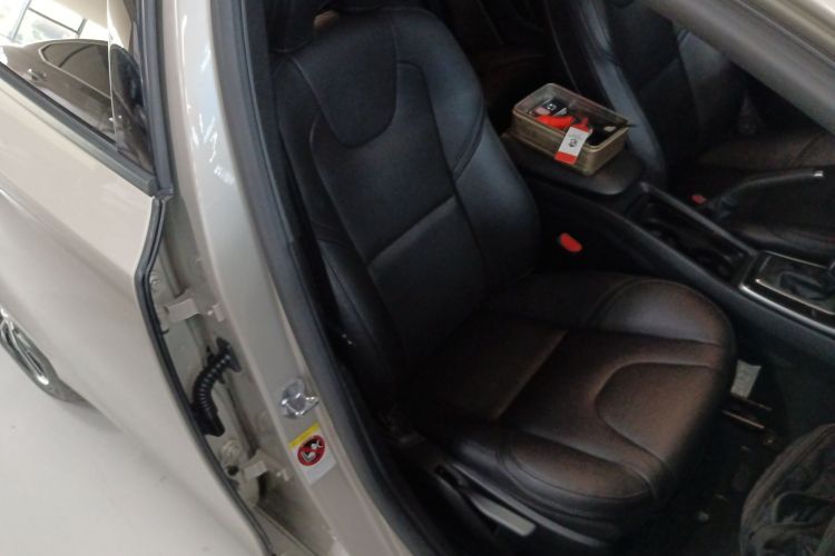 沃尔沃V40 2018款 T3 智逸版中控内饰41