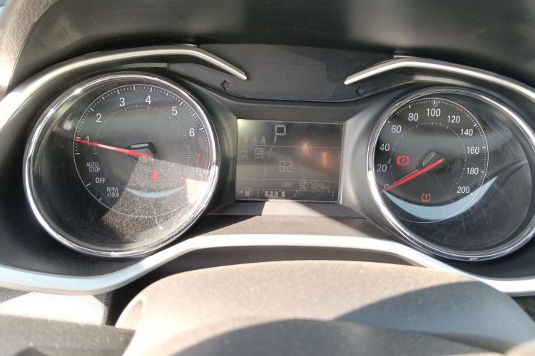 雪佛兰 科沃兹 2020款 325T 自动欣悦版中控内饰14