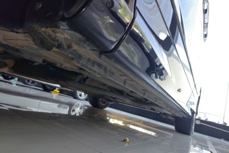 本田 艾力绅 2019款 2.0L 混动豪华版机舱底盘30