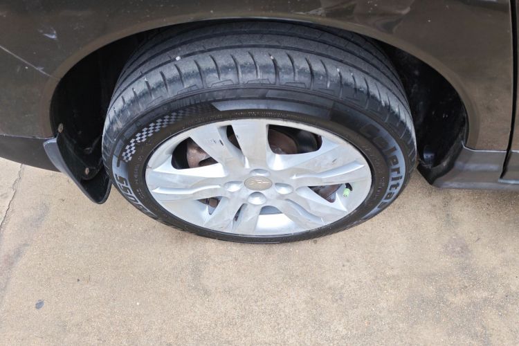 标致3008 2013款 2.0L 自动潮流版车身外观6008