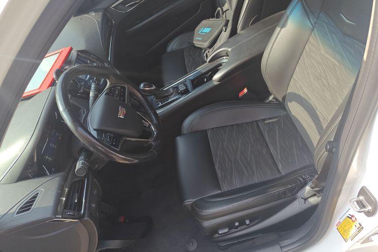 凯迪拉克ATS-L 2017款 28T 技术型中控内饰19